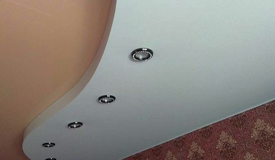 матовый потолок