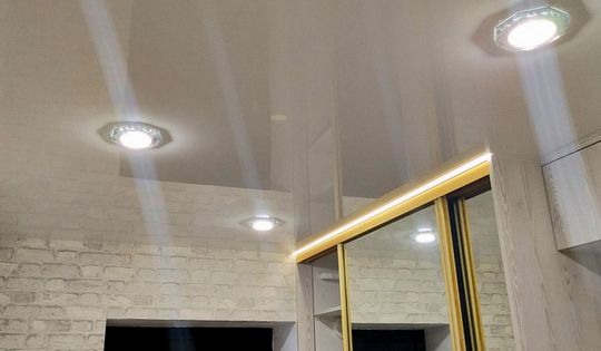 одноуровневый потолок