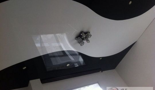 потолок в спальную комнату