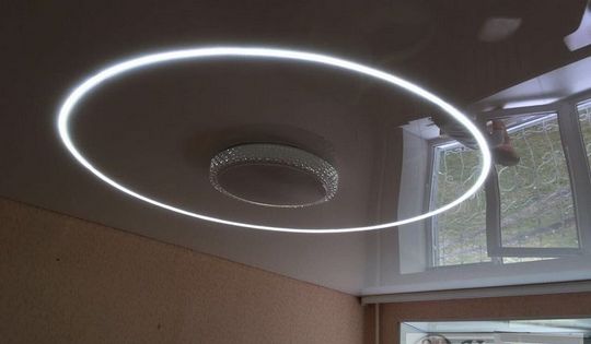 потолок в спальную комнату