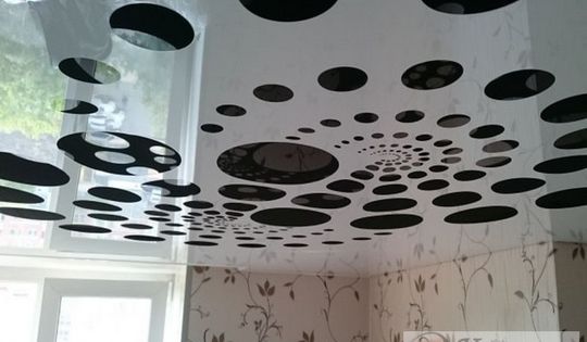 потолок в спальную комнату