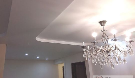 потолок в гостинную