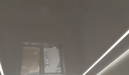 потолок в гостинную